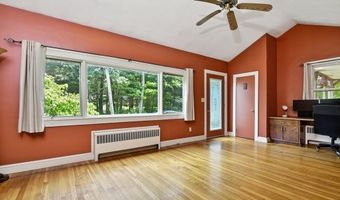 85 Maple St, Bellingham, MA 02019
