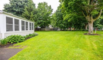 12 Clarendon St, Albion, NY 14411