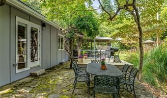 5 Hillcrest Rd E, Asheville, NC 28804