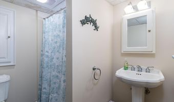 10 Spruce Ln, Barre, VT 05641