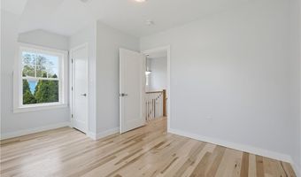 33 Jefferson Ave, East Providence, RI 02915