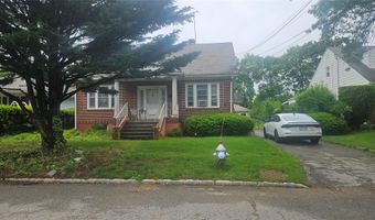 37 Netz Pl, Albertson, NY 11507