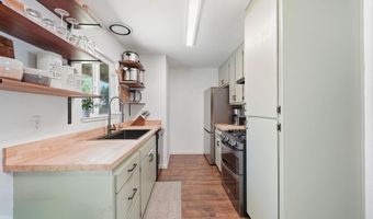 2885 Iris St, Anderson, CA 96007