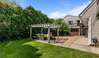 30 First School St, Bristol, RI 02809