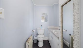 9 Cummings Rd, Newport, RI 02840
