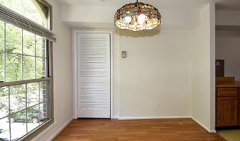 3302 WOODBURN VILLAGE Dr 23, Annandale, VA 22003