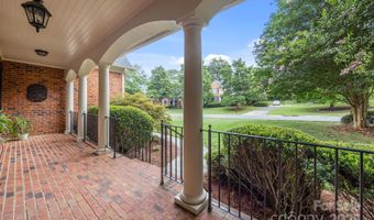 6323 Woodleigh Oaks Dr, Charlotte, NC 28226