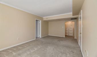 1817 N QUEENS Ln 2-161, Arlington, VA 22201