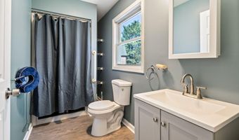 1712 Hotel Rd, Auburn, ME 04210