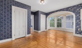 36 Ayrault St, Newport, RI 02840