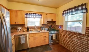 2430 Maxey St, Alton, IL 62002