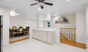 8418 STONE GATE Dr, Annandale, VA 22003