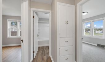 1203 W NORTHLAND Ave, Appleton, WI 54914