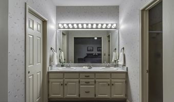 510 Bay Pointe Cir, Brandon, MS 39047