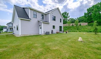 5 Goldfinch Dr, Falmouth, ME 04105