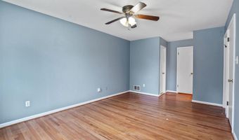 8614 BRAEBURN Dr, Annandale, VA 22003