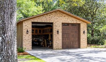 603 Newton Dr, Adel, GA 31620
