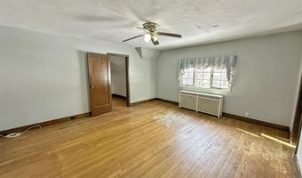 112 Oxford Pl, Bergenfield, NJ 07621