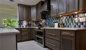 18220 Elmwood Dr, Alva, FL 33920