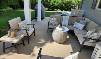 47 Treasure Rd, Narragansett, RI 02882