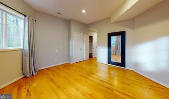 9629 EAGLE RIDGE Dr, Bethesda, MD 20817