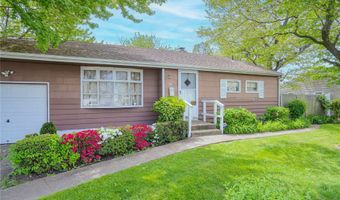 58 Perry St, Brentwood, NY 11717