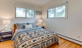 16 Dune Ln, Amagansett, NY 11930