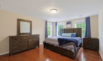5 County St, Berkley, MA 02779