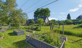 18 Cobb Rd, Belfast, ME 04915