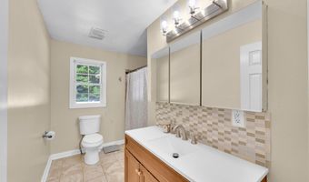 79 Sloop Creek Rd, Bayville, NJ 08721