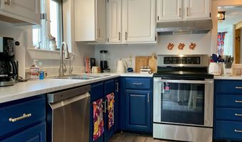 10 Aegis Dr, Bath, ME 04530