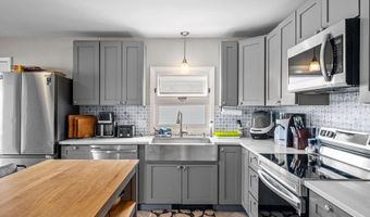 19 S Long St, Johnston, RI 02919