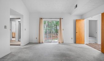 54 Voyagers Ln 54, Ashland, MA 01721