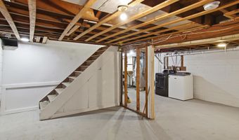 16 Deepwood Dr, Cheshire, CT 06410