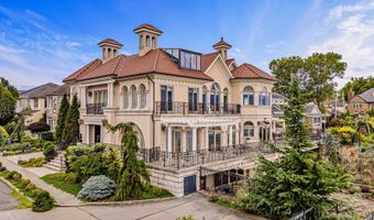 32 BENMORE Ter, Bayonne, NJ 07002