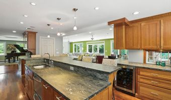 37 Magazine St, Bedford, NH 03110