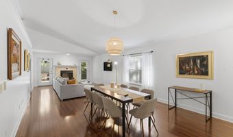 128 SEMINOLE Rd 11, Atlantic Beach, FL 32233