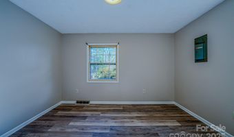 43 Lancelot Ln, Asheville, NC 28806