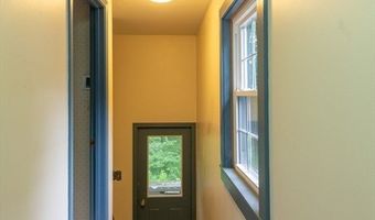 53 Henry St, Amherst, MA 01002