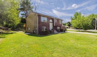 1 Lee Ann Dr, Johnston, RI 02919