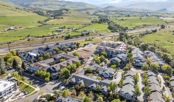 993 Mountain Meadows Dr, Ashland, OR 97520