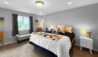 3906 Lone Peak Dr, Bismarck, ND 58503