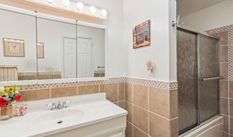 9201 LAUREL OAK Dr, Bethesda, MD 20817