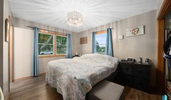 121 S 5th Ave, Brandon, SD 57005