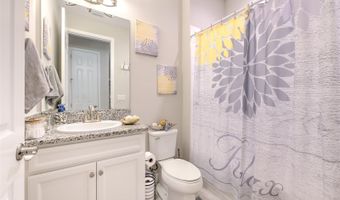 7401 PARADISO Dr, Apollo Beach, FL 33572