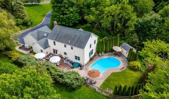 12 Fawn Ridge Dr, Brookfield, CT 06804