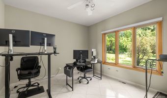 1760 W Whispering Ct, Addison, IL 60101