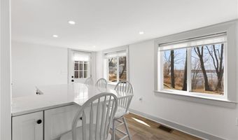 102 Lincoln Ave, East Providence, RI 02915
