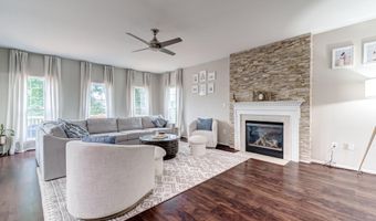 43865 LAUREL RIDGE Dr, Ashburn, VA 20147