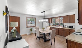 609 S MEMORIAL Dr, Appleton, WI 54914